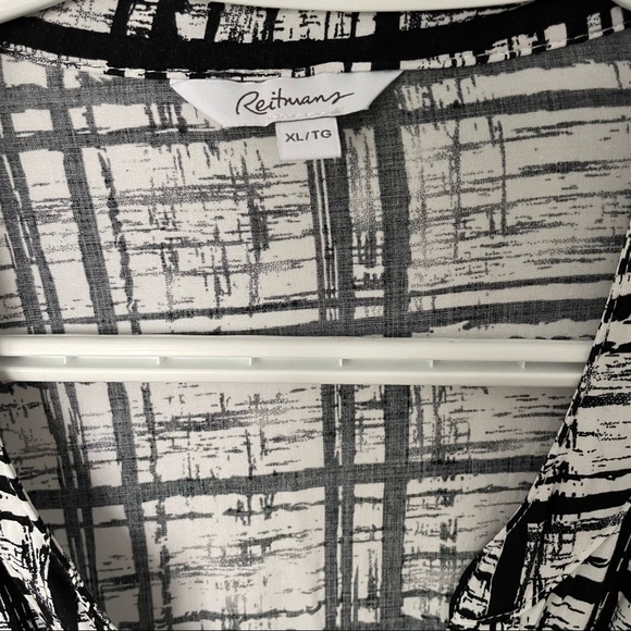 Reitman’s tunic size xl high low button up with side slits - Picture 2 of 6